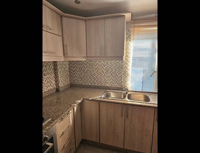 1 BEDROOM PROPERTY TO RENT IN GREENWOOD PARK
